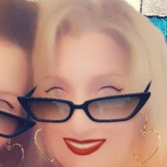 Meet your Posher, Lauri - Picture 1 of 1